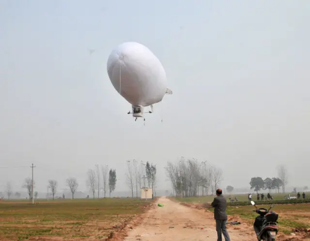 O dirigível levou quatro meses para ficar pronto.