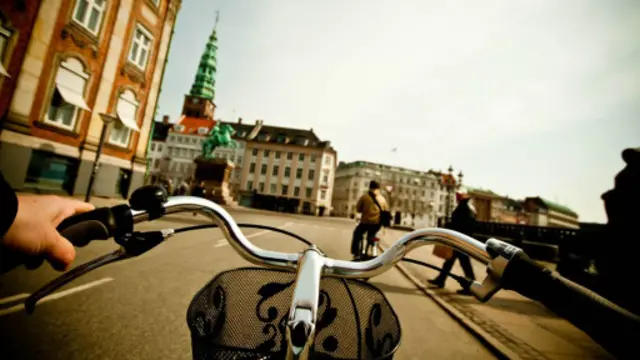 骑车周游哥本哈根（Credit:Marianne B. Pedersen/Getty)