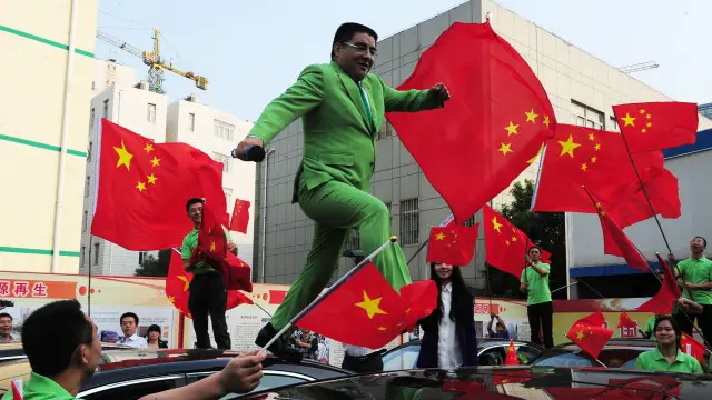 富豪陈光标的高调捐款备受争议。谁一捐款，马上就有人质疑你的动机。你是想掩盖劣迹？沽名钓誉？逃税漏税？