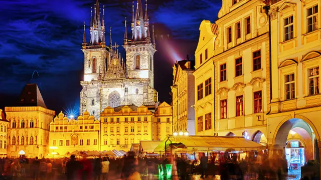 Лучшее время для посещения Вацлавской площади - поздний вечер