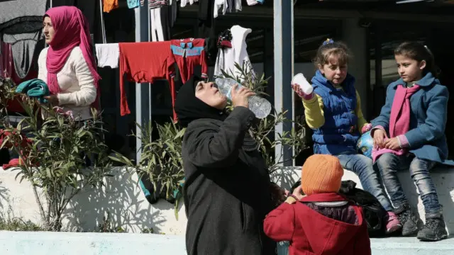 یونان کے وزیرِ مہاجرت یانس موزالس نے کہا ہے کہ ان کا ملک یورپ کا لبنان بننے کے لیے تیار نہیں