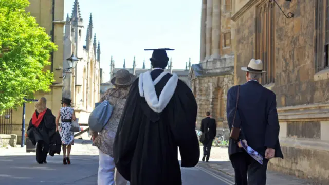 Oxford və Cambridge Universitetləri top 5 universitet arasında yer alıb