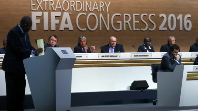 国际足联207个成员协会的代表出席在瑞士苏黎士举行的新主席选举大会。