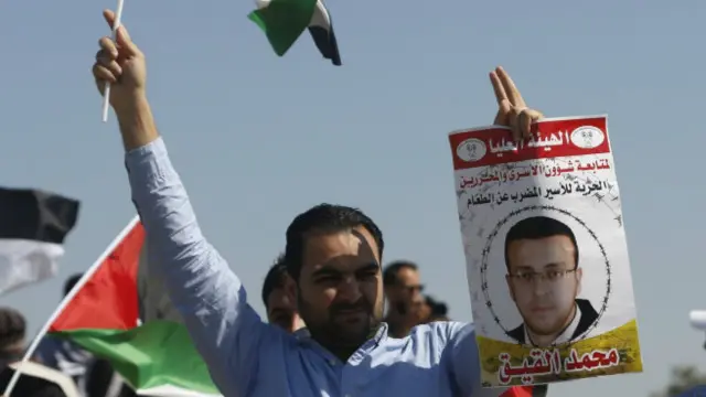 تعتقل إسرائيل آلاف الفلسطينيين إداريا