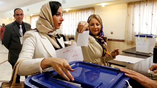 بازنمایی حداکثری واقعیت و مناسبات روزمره پیچیدگی وضعیت را نه تفکر برانگیز که عادیسازی میکند. بی آنکه به یاد بیاورد شهر خود پیشتر توسط همین نهادهای اقتصادی ویران شده است، این هنر ایدئولوژیک با پوشاندن تضادها و تنشها به نفع حفظ وضع موجود قادر خواهد بود تا به یکسان سازی میل و نیاز سوژه و تولیدات فرهنگی بپردازد.