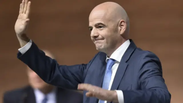 因凡蒂诺（Gianni Infantino）：欧足联秘书长，现年45岁，瑞士人