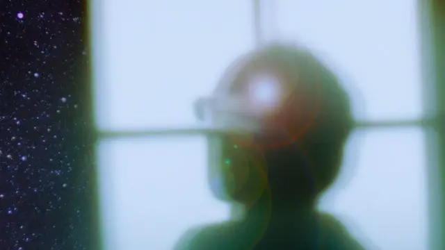 Una imagen borrosa de una persona