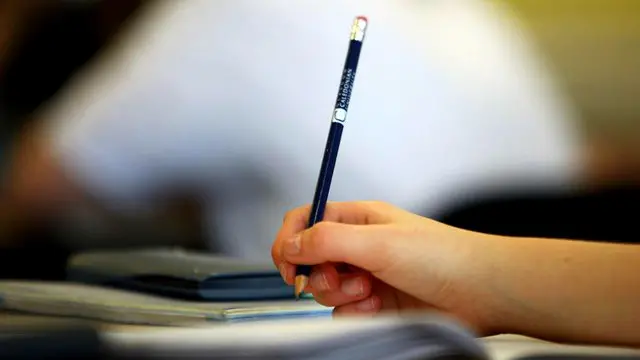 د موټیوېشن او ریکومانډېشن لیکونو د لیکلو په وخت کې خپله نظریه او خپل ځانګړي ادبیات وکاروئ ځکه هغه هئیت چې ستاسو غوښتنلیک ارزوي ډېری وخت ستاسو لیکل شوی خط په یوه انټرنیټي موندونکي ماشین کې اچوي او ګوري چې تاسو دا له کوم ځای څخه کاپي کړی؟