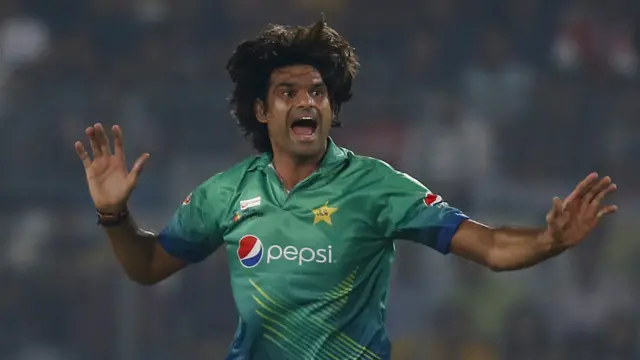 محمد عرفان نے بھی عمدہ بولنگ کرائی۔