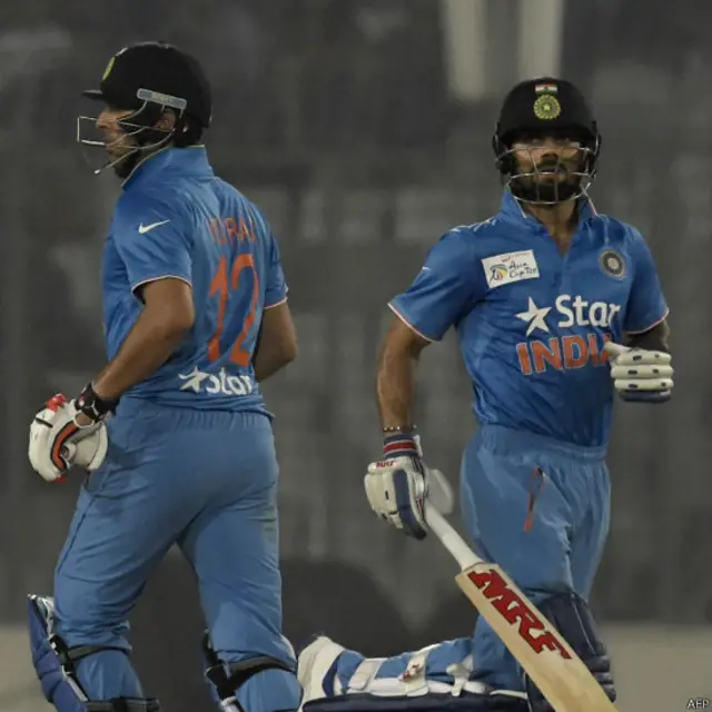 وراٹ کوہلی اور یوراج سنگھ نے چوتھی وکٹ کی شراکت میں اہم 68 رنز بنائے۔