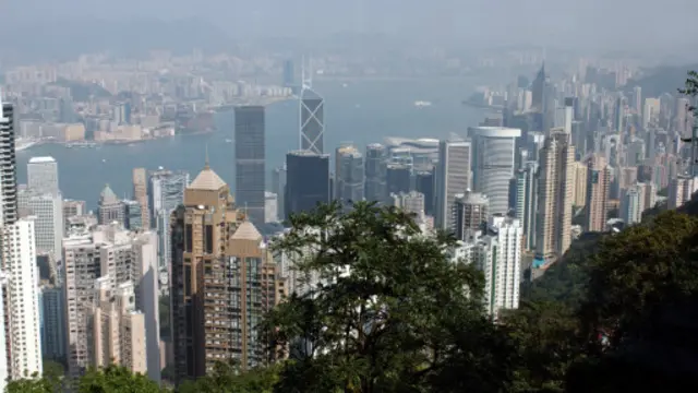 Hong Kong-da 64 milyarder yaşayır.
