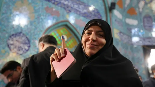 Kubu reformis diklaim berkonspirasi dengan barat dalam pemilu Assembly of Experts.