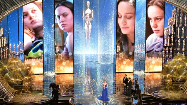 Брі Ларсон отримує нагороду