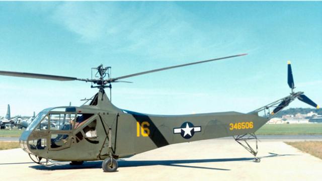 "Вот ваш инструктор", - сказал Брауну американский офицер, вручая ему руководство по летной эксплуатации вертолета Sikorsky R-4B