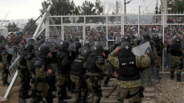 Македонская полиция на границе с Грецией