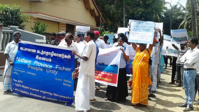 ඉන්දීය ධීවරයන්ගේ 'බලපෑම්වලට' එරෙහිව යාපනයේ පැවති පා ගමන 