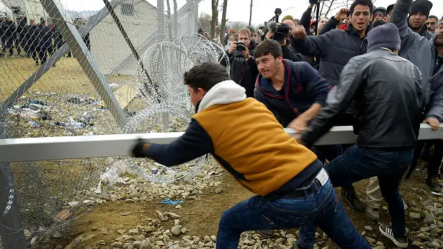 جنرل فلپ بریڈ لونے مزید کہا کہ ان پناہ گزینوں میں شدت پسند، جنگجو اور جرائم پیشہ افراد بھی شامل ہو سکتے ہیں