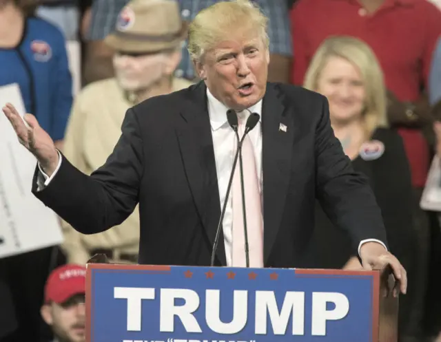 Дональд Трамп выступает перед сторонниками в Джорджии