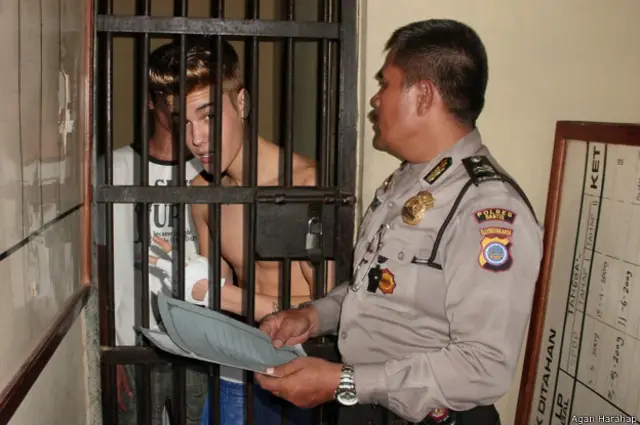 Dan...oh... Justin Bieber?!?