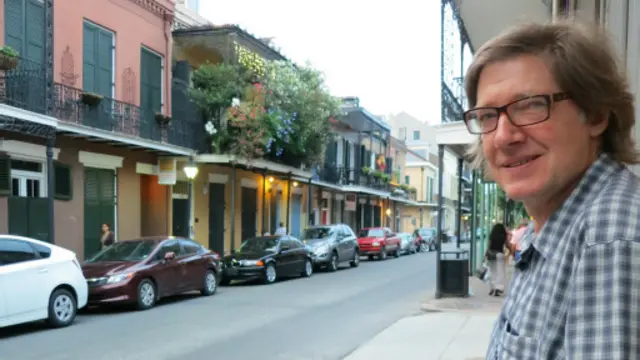 希伯特說自己曾是嬉皮士。 