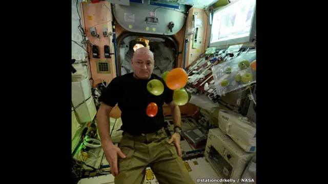 Скотт Келли отмечает свой сотый день в космосе