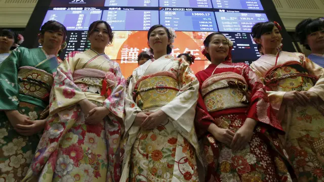 الحكومة تحرص على تشجيع المزيد النساء على العمل. 