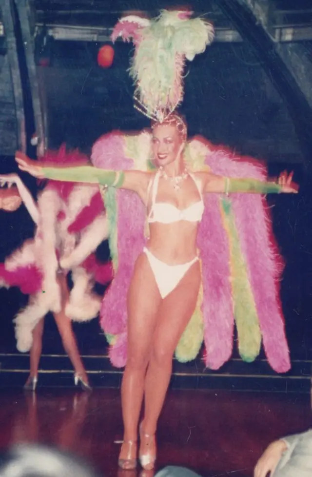 Bee tuvo que aprender todo de golpe, y no le quedó nada fácil.