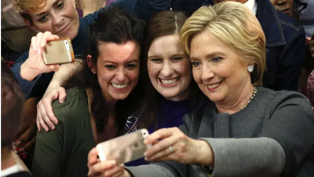 تتقدم هيلاري كلينتون مرشحي الحزب الديمقراطي