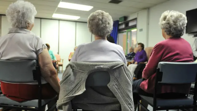 حذر كاميرون خلال الحملة السابقة للاستفتاء من تأثر معاشات التقاعد بالخروج من الاتحاد الأوروبي