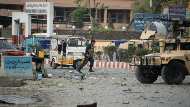 حملہ کے بعد پورا علاقہ تباہی کا منظر پیش کر رہا تھا