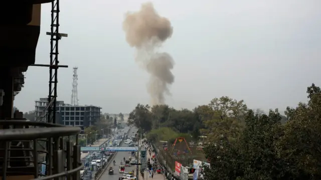 جلال آباد میں بھارت قونصلیٹ پر کار بم حملے کی آواز شہر میں دور دور تک سنی گئی