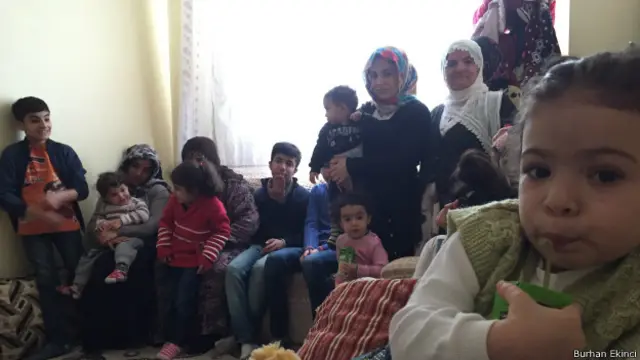 13'ü çocuk toplam 21 kişi iki odada