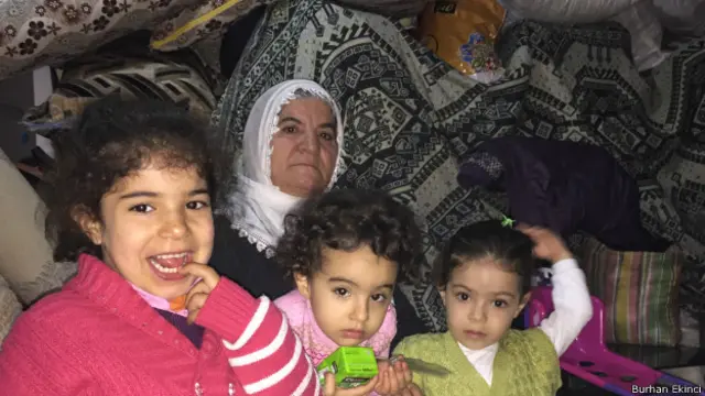 Sıtkıya Taka, sorunların kaynağı olarak 90'lı yıllarda köylerin boşaltılmasını görüyor.