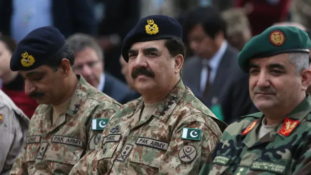 کمانڈ کی تبدیلی کی اس تقریب میں جنرل راحیل شریف بھی موجود تھے