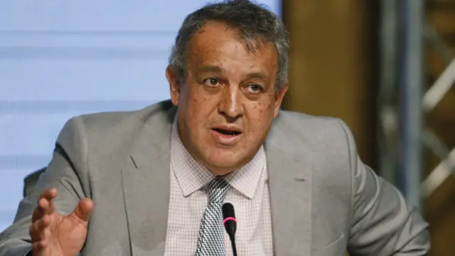 Eulogio del Pino, ministro de Petróleo y Energía de Venezuela negocia financiación para evitar un default. 