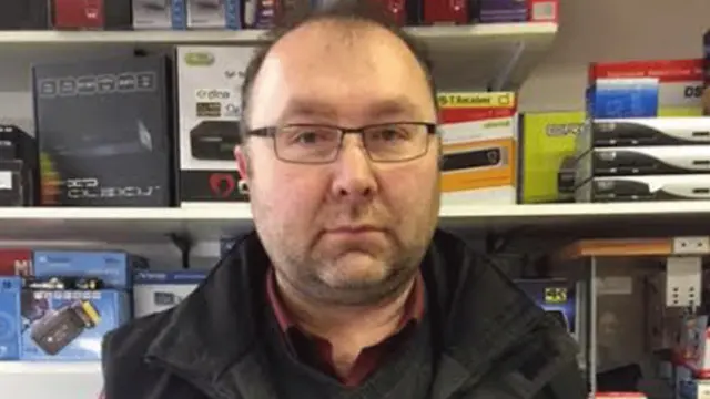 Seyrani Erdoğdu, son dönemde mültecilere yapılan saldırıların, 1990'larda Türkiyeli göçmenlere yönelik ırkçı saldırıları hatırlattığını belirtiyor.