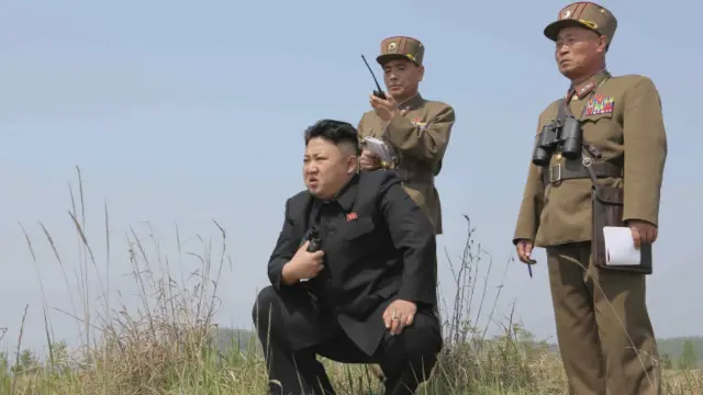 Ông Kim Jong-un được nói đã thị sát một cuộc diễn tập quân sự