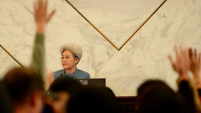 傅莹在人大四次会议新闻发布会