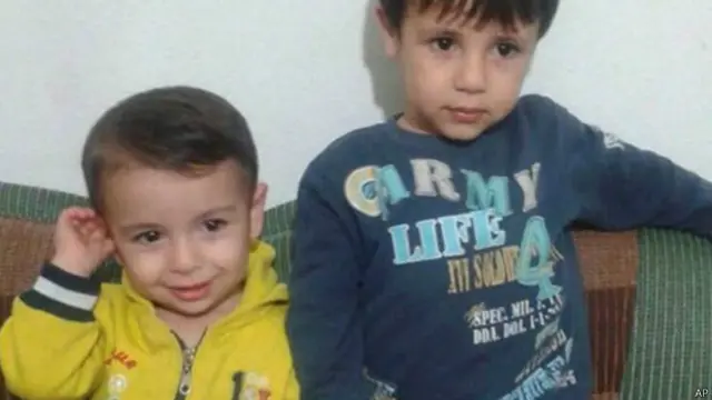 Alan Kurdi ve kardeşi Galip, savaş öncesinde Suriye'deyken.