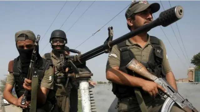 افغانستان میں چودہ برس تک جاری رہنے والی مزاحمت میں ہزاروں افراد مارے جا چکے ہیں