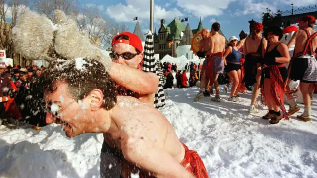 魁北克冬季嘉年华，冰天雪地中的乐趣（图片来源：Marcos Townsend/AFP/Getty)