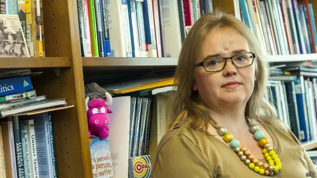 Silja Bara Omarsdottir, "Erkekler hemen lafa girip konuşmaya başlıyor" diyor.