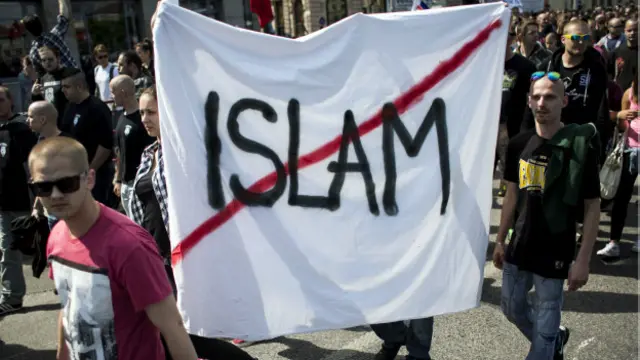 Антиисламские шествия в Братиславе летом 2015