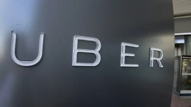 انڈیا کے بڑے شہروں میں اب اب اوبر اور اولا ٹیکسی سروس کافی مقبول ہو رہی ہیں