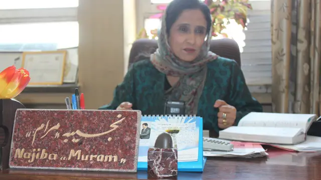 آغلې مرام وایي د اطلاعاتو او فرهنګ وزارت له ۱۳۸۵ کال راهیسې په کابل ۳۱ او په ولایتونو کې ۱۷ پرېس کلبونو ته جواز ورکړی دی.