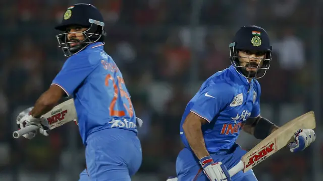 ابتدائی نقصان کے بعد شکھر دھون اور وراٹ کوہلی نے ذمہ دارانہ بیٹنگ کرتے ہوئے 50 سے زائد رنز کی شراکت قائم کی 