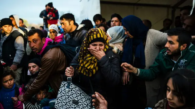 Bəzi miqrantlar geri göndəriləcəkləri təqdirdə özlərini öldürməklə hədələyiblər