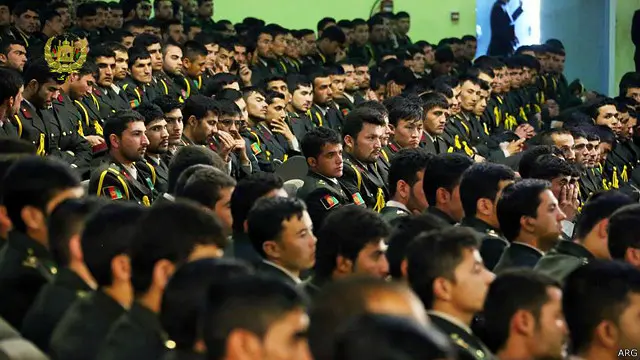 په کابل کې له پوځي پوهنتون نه شاوخوا ۵۵۰ افسران فارغ شول.