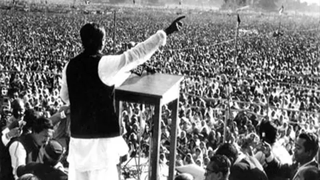 বাংলাদেশের স্বাধীনতা আন্দোলনের নেতা শেখ মুজিবুর রহমান ১৯৭১ সালের ৭ই মার্চ সেই ঐতিহাসিক ভাষণ দিচ্ছেন। (ফাইল ফটো)