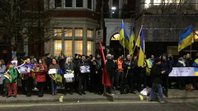 Украинцы в Лондоне требуют освободить Надежду Савченко